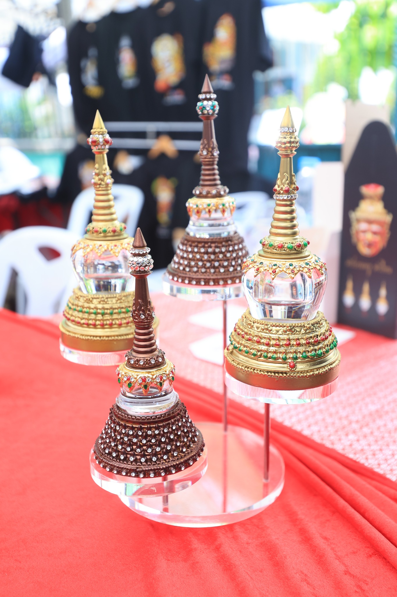 title - ปลัดกระทรวงเกษตรฯ และผู้บริหาร ส.ป.ก. เยี่ยมชมร้านค้า ในงานวันคล้ายวันสถาปนา ส.ป.ก. ครบรอบ 51 ปี